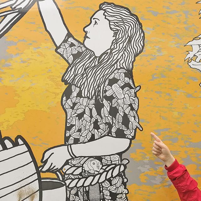 Hello weekend! The kids and I went to see a fab travelling art bus that had a pit stop in town this week, we don't have much in the way of material for #ihavethisthingwithwalls up here (and it turns out #ihavethisthingwithbuses isn't really a thing at all). Anyway, we'll probably be looking at the walls for most of this weekend as my youngest has picked up the latest sick bug doing the rounds at school. Looks like a day of cuddles and cosy - which isn't really a bad thing at all. Have a lovely Saturday everyone 😊#standwellback #lifewithinfourcorners #stillahappymama #littlestoriesofmylife